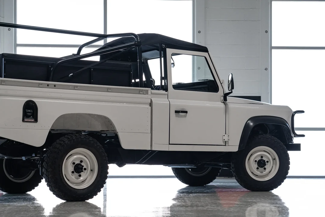 1991 Land Rover Defender 110 - Image 8 of 31