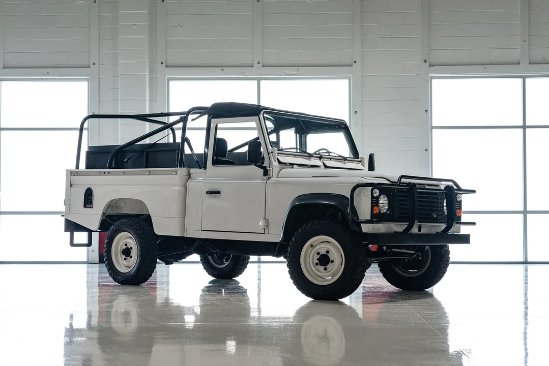 1991 Land Rover Defender 110 - Image 2 of 31