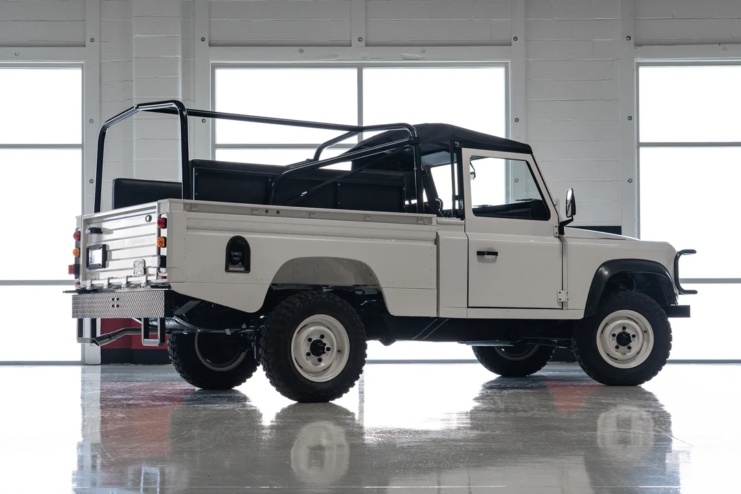 1991 Land Rover Defender 110 - Image 6 of 31