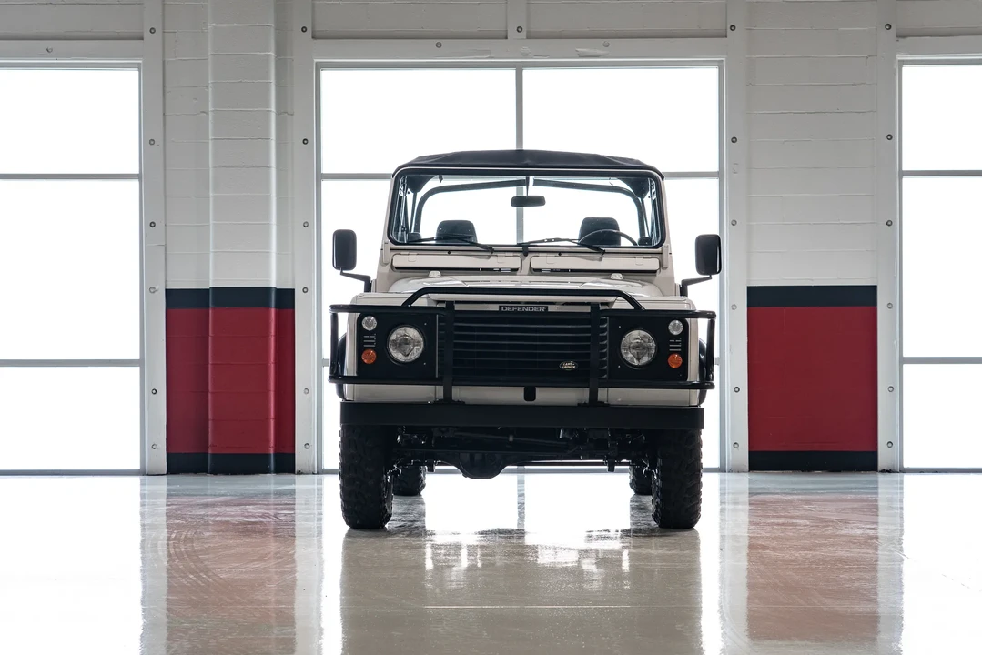 1991 Land Rover Defender 110 - Image 4 of 31