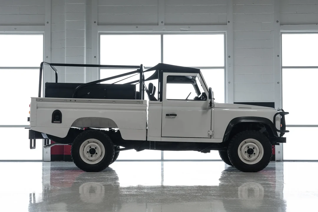 1991 Land Rover Defender 110 - Image 5 of 31