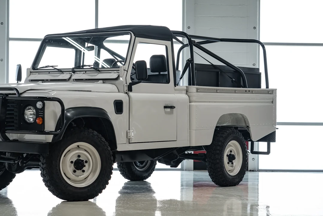 1991 Land Rover Defender 110 - Image 10 of 31