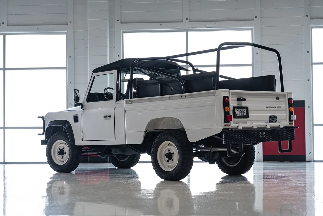 1991 Land Rover Defender 110 - Image 3 of 31
