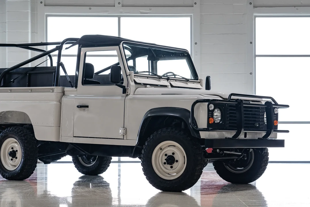 1991 Land Rover Defender 110 - Image 14 of 31