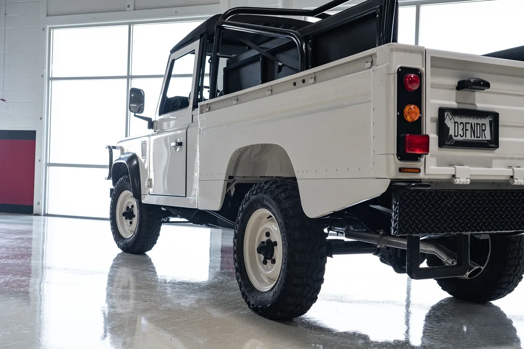 1991 Land Rover Defender 110 - Image 25 of 31
