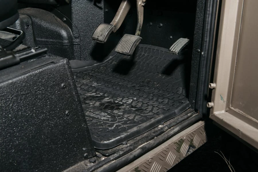 1991 Land Rover Defender 110 - Image 5 of 9