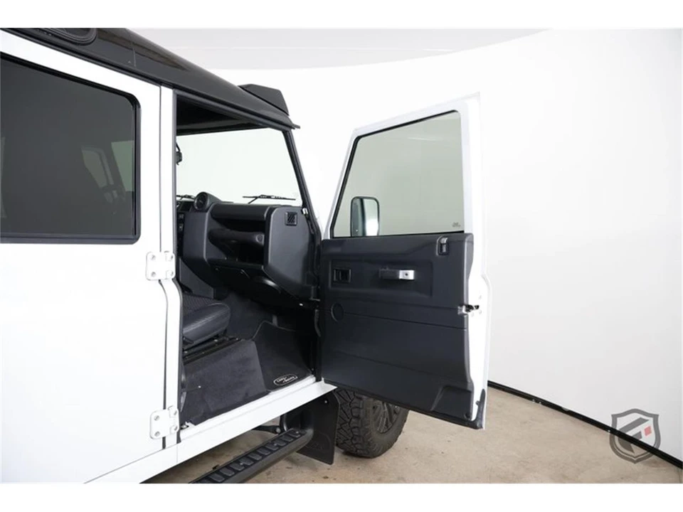 1991 Land Rover Defender 110 - Image 25 of 31