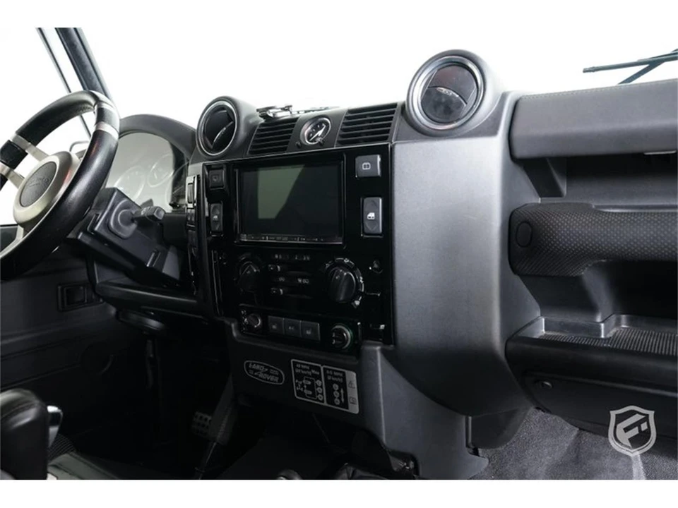 1991 Land Rover Defender 110 - Image 30 of 31