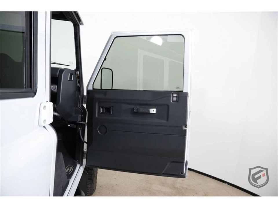 1991 Land Rover Defender 110 - Image 24 of 31