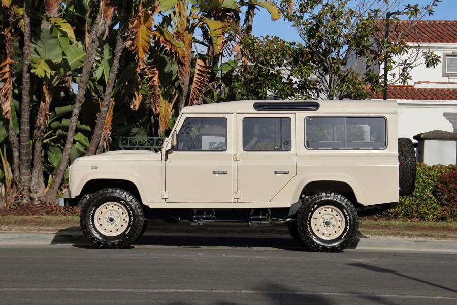 1991 Land Rover Defender 110 - Image 2 of 31
