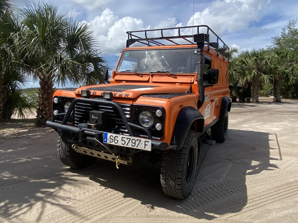 1991 Land Rover Defender 110 - Image 6 of 31
