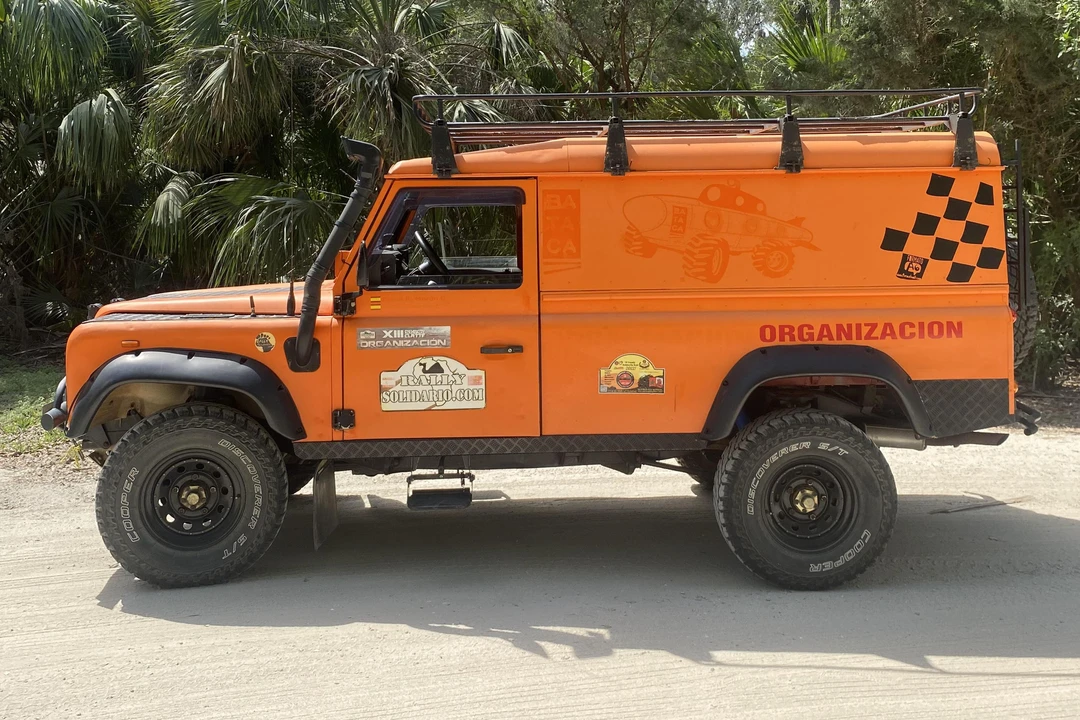 1991 Land Rover Defender 110 - Image 3 of 31