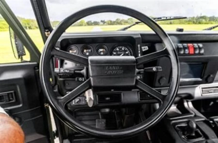1991 Land Rover Defender 110 - Image 12 of 20