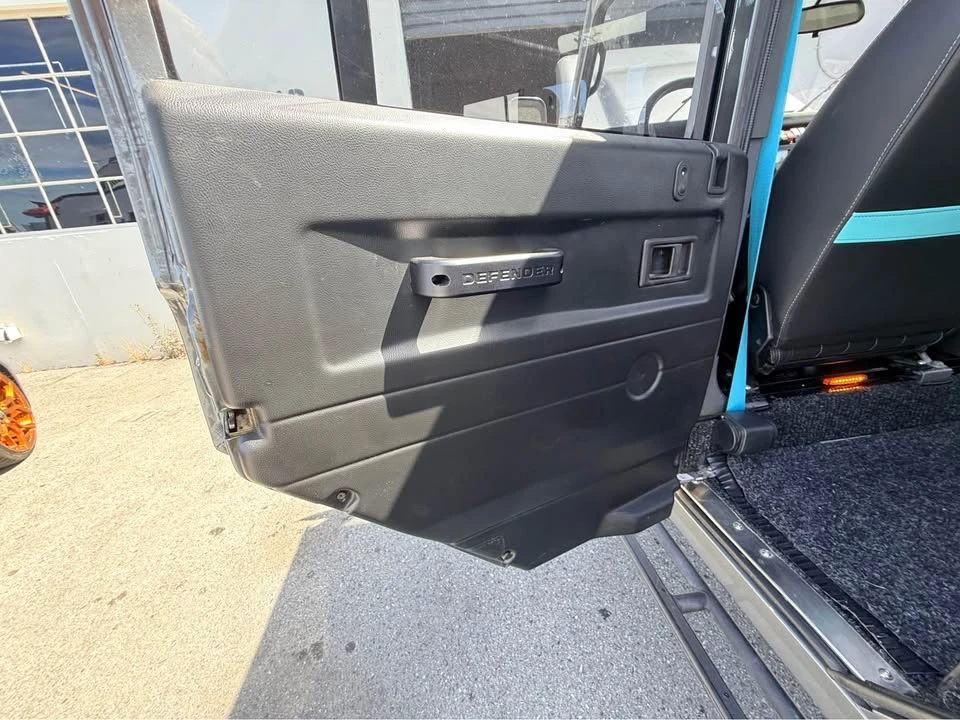 1991 Land Rover Defender 110 - Image 11 of 14