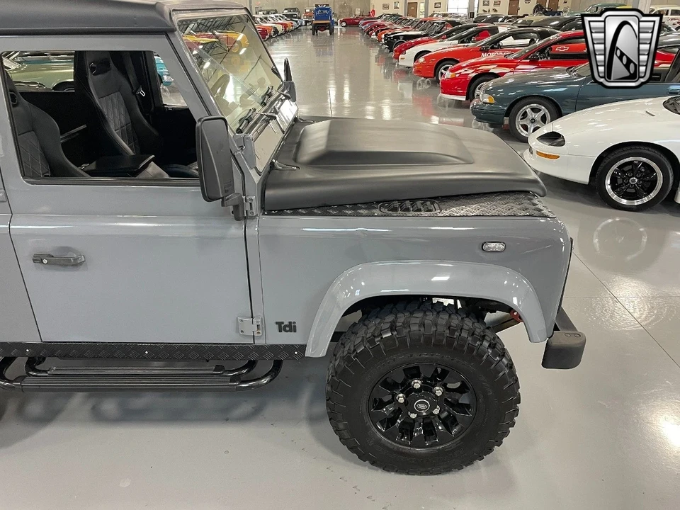 1991 Land Rover Defender 90 - Image 9 of 21