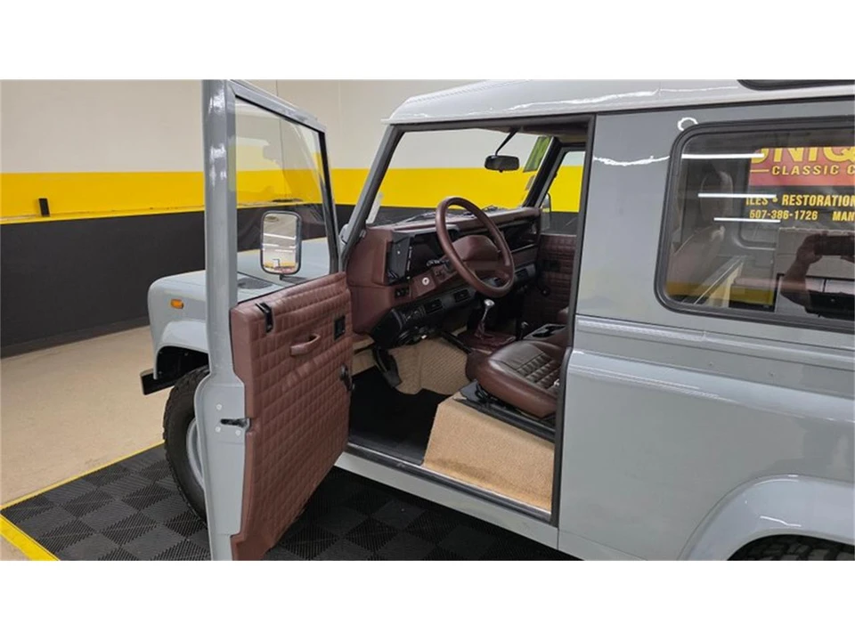 1991 Land Rover Defender 90 - Image 8 of 31