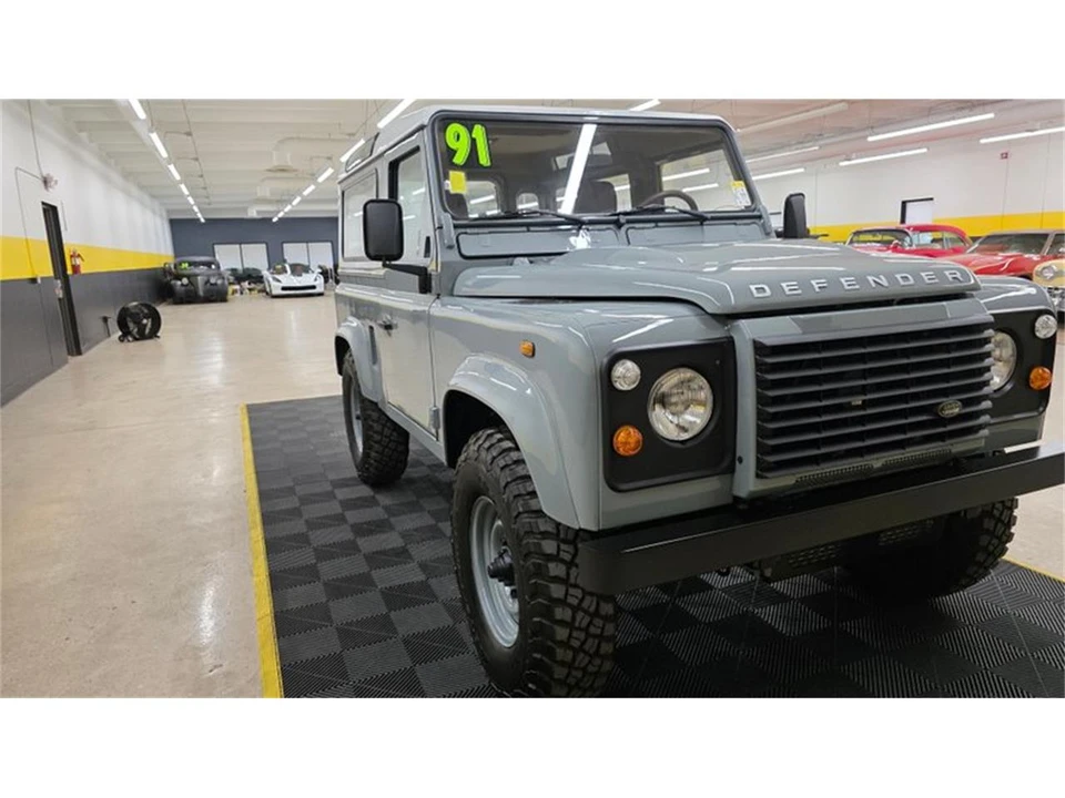 1991 Land Rover Defender 90 - Image 10 of 31