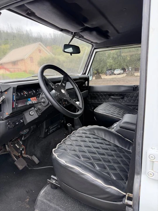 1991 Land Rover Defender 110 - Image 5 of 8