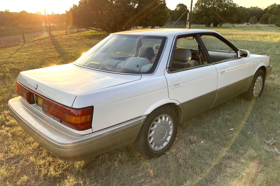 1991 Lexus ES 1st Gen - Image 4 of 6