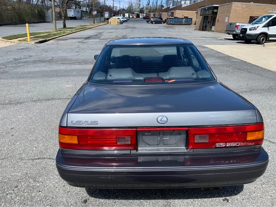 1991 Lexus ES 2nd Gen - Image 4 of 8