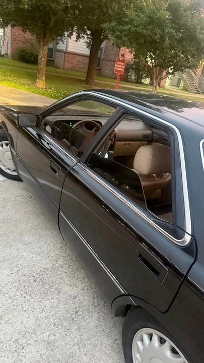 1991 Lexus ES 1st Gen - Image 11 of 18