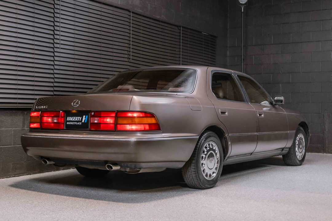 1991 Lexus LS 1st Gen - Image 13 of 31