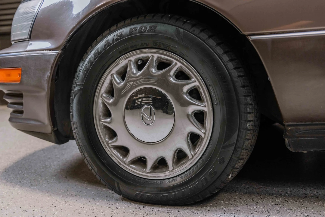 1991 Lexus LS 1st Gen - Image 28 of 31