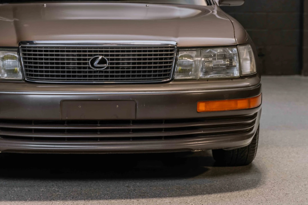 1991 Lexus LS 1st Gen - Image 19 of 31