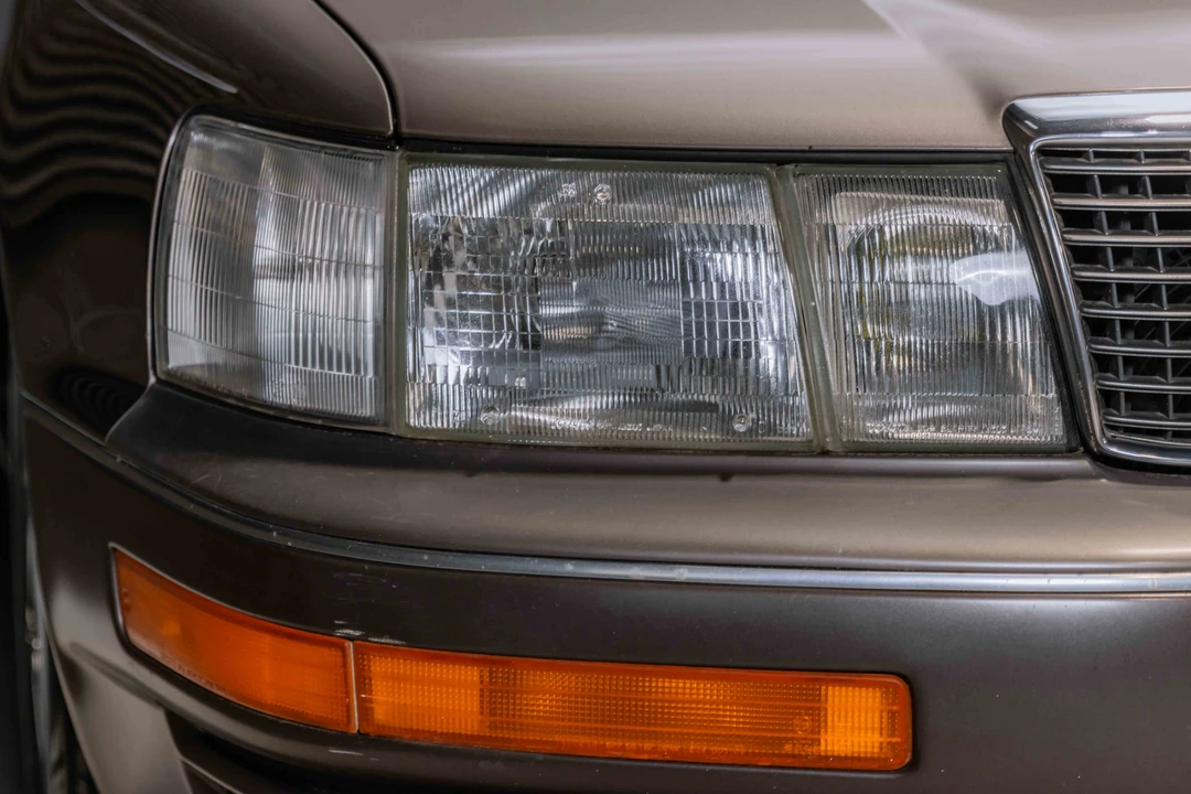 1991 Lexus LS 1st Gen - Image 24 of 31