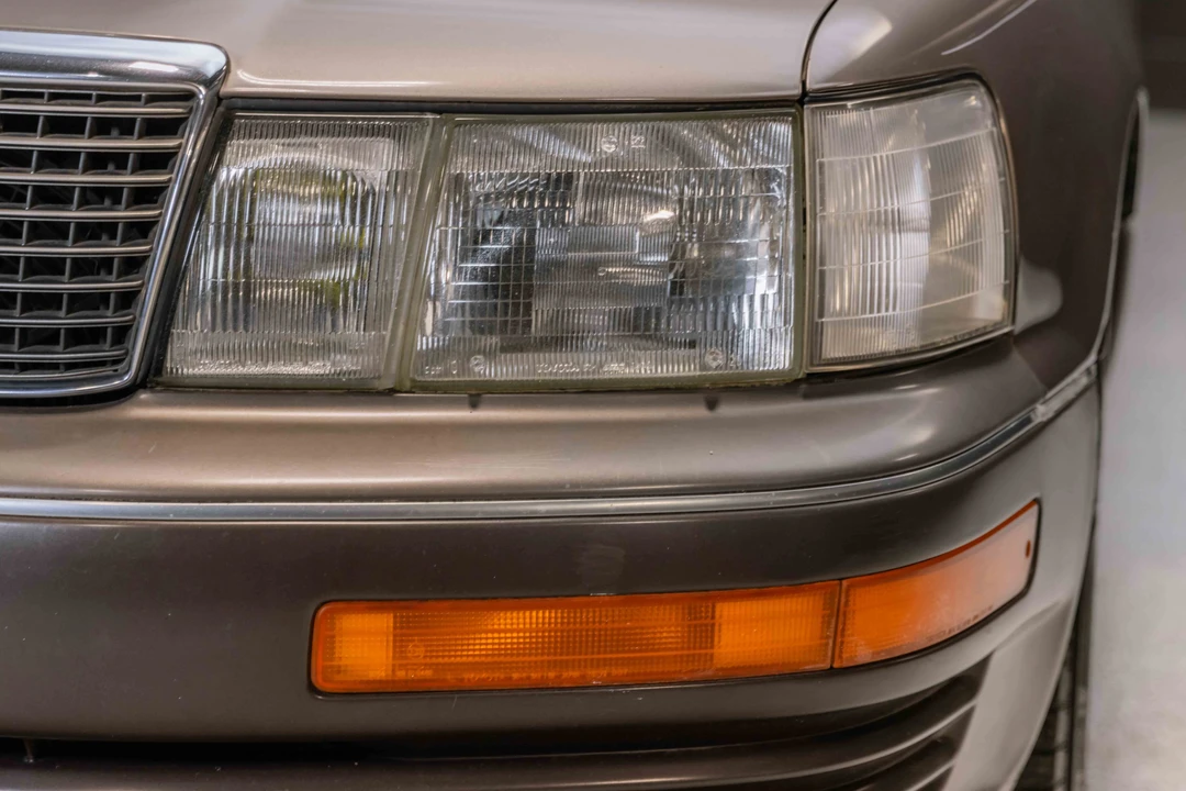 1991 Lexus LS 1st Gen - Image 21 of 31
