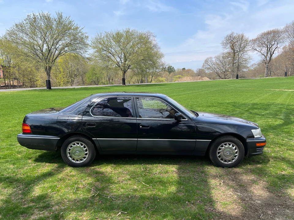 1991 Lexus LS 1st Gen - Image 19 of 31