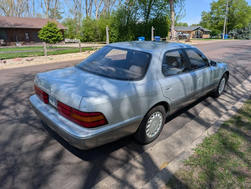 1991 Lexus LS 1st Gen - Image 11 of 31