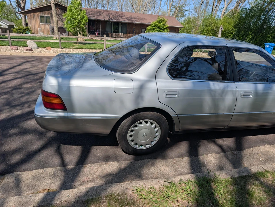 1991 Lexus LS 1st Gen - Image 12 of 31