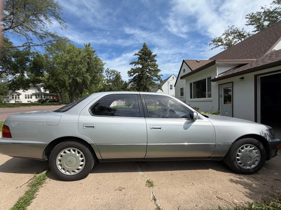 1991 Lexus LS 1st Gen - Image 14 of 31