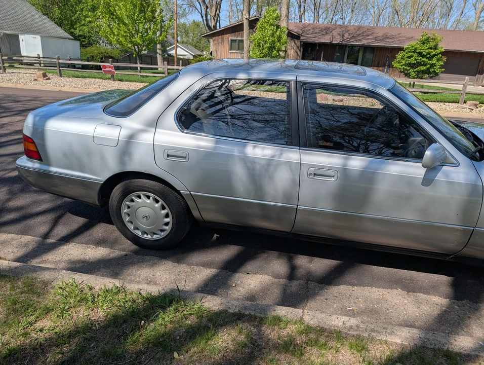 1991 Lexus LS 1st Gen - Image 13 of 31