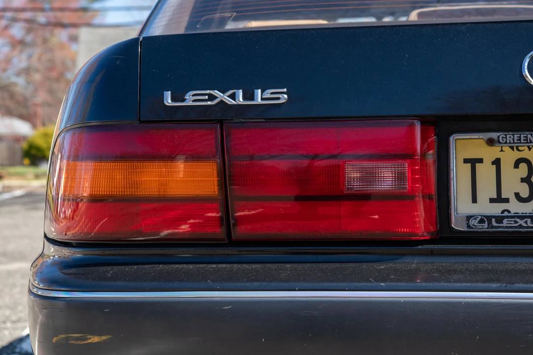 1991 Lexus LS 1st Gen - Image 21 of 31