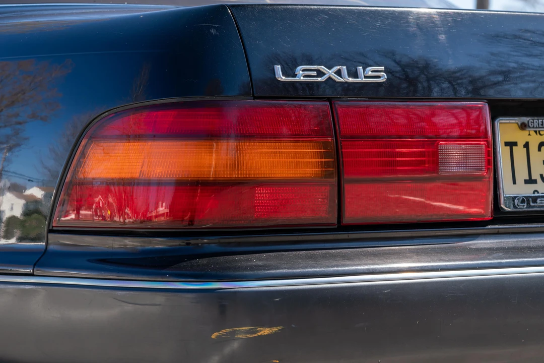 1991 Lexus LS 1st Gen - Image 18 of 31