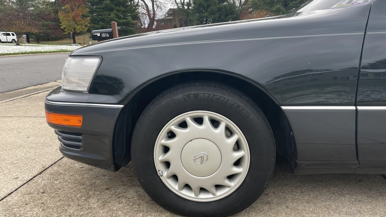 1991 Lexus LS 1st Gen - Image 17 of 31