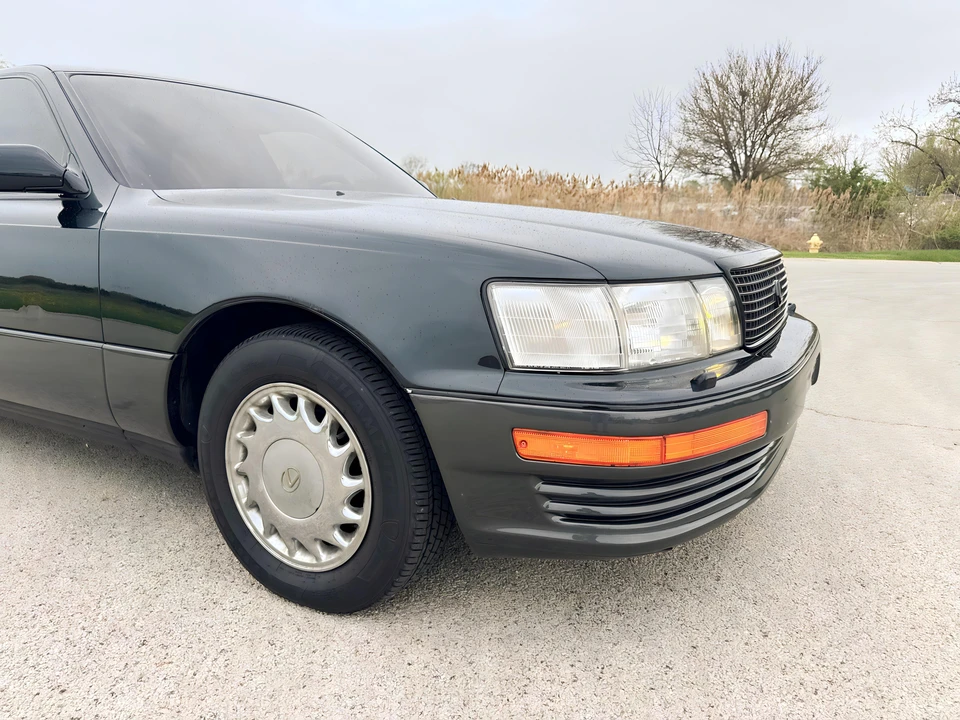 1991 Lexus LS 1st Gen - Image 13 of 31