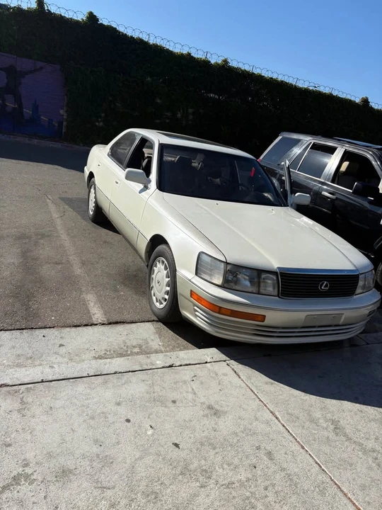 1991 Lexus LS 1st Gen - Image 2 of 4