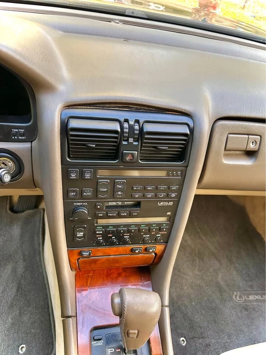 1991 Lexus LS 1st Gen - Image 8 of 11