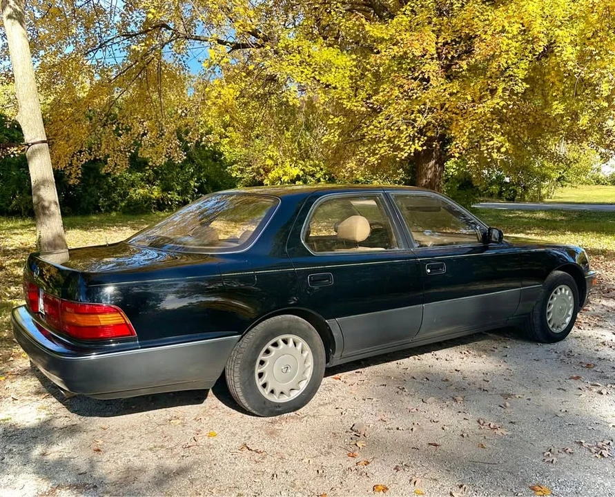 1991 Lexus LS 1st Gen - Image 2 of 11