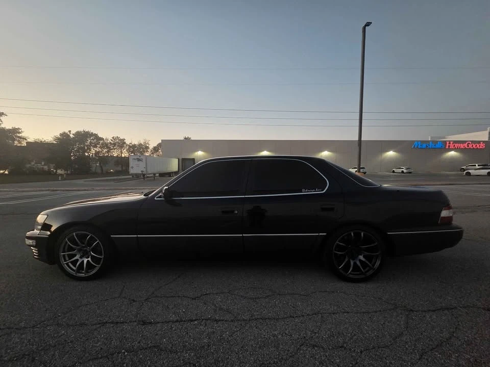 1991 Lexus LS 2nd Gen - Image 2 of 12