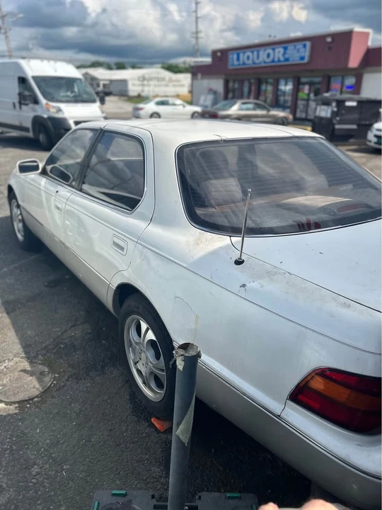 1991 Lexus LS 1st Gen - Image 12 of 19
