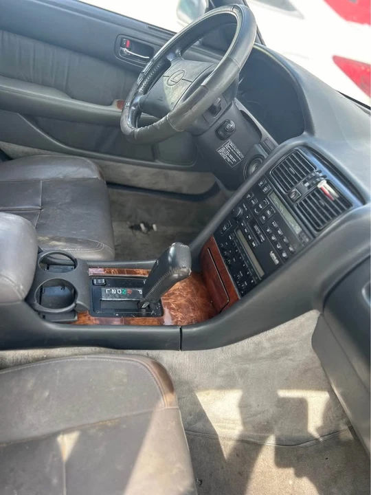 1991 Lexus LS 1st Gen - Image 17 of 19
