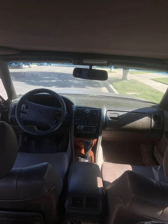 1991 Lexus LS 2nd Gen - Image 4 of 8