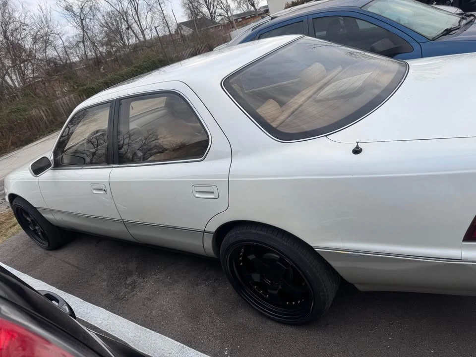 1991 Lexus LS 1st Gen - Image 3 of 16