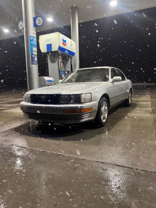 1991 Lexus LS 1st Gen - Image 2 of 3
