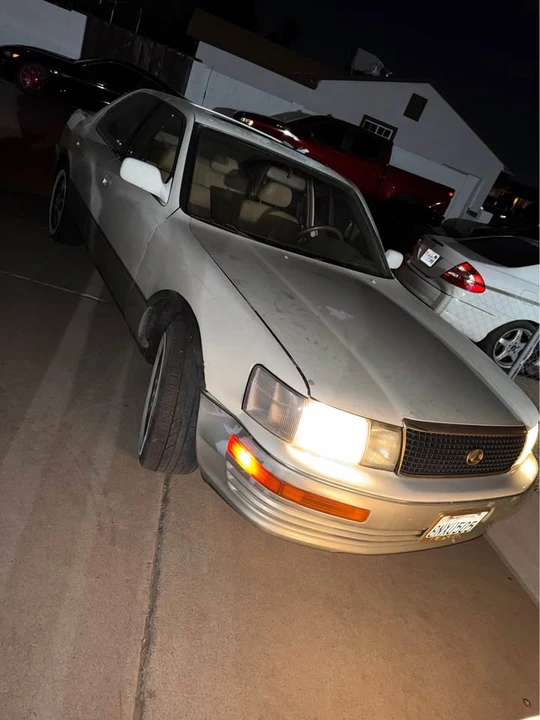 1991 Lexus LS 2nd Gen - Image 2 of 8
