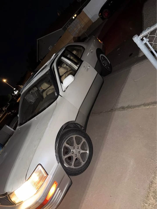 1991 Lexus LS 2nd Gen - Image 3 of 8